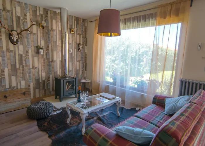 El Jardin De Manuela Santibanez del Val